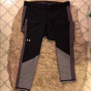 Under armour heat gear leggings.